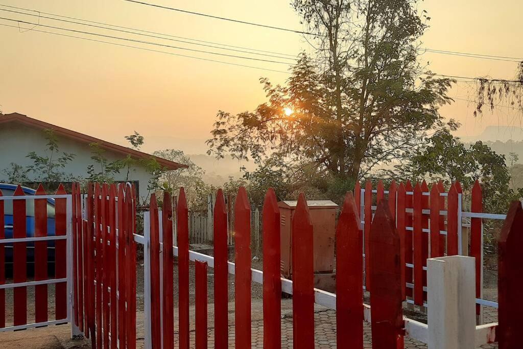 Joy Cottages - Premium Chalets, Vacation Home Rentals Карджат Экстерьер фото