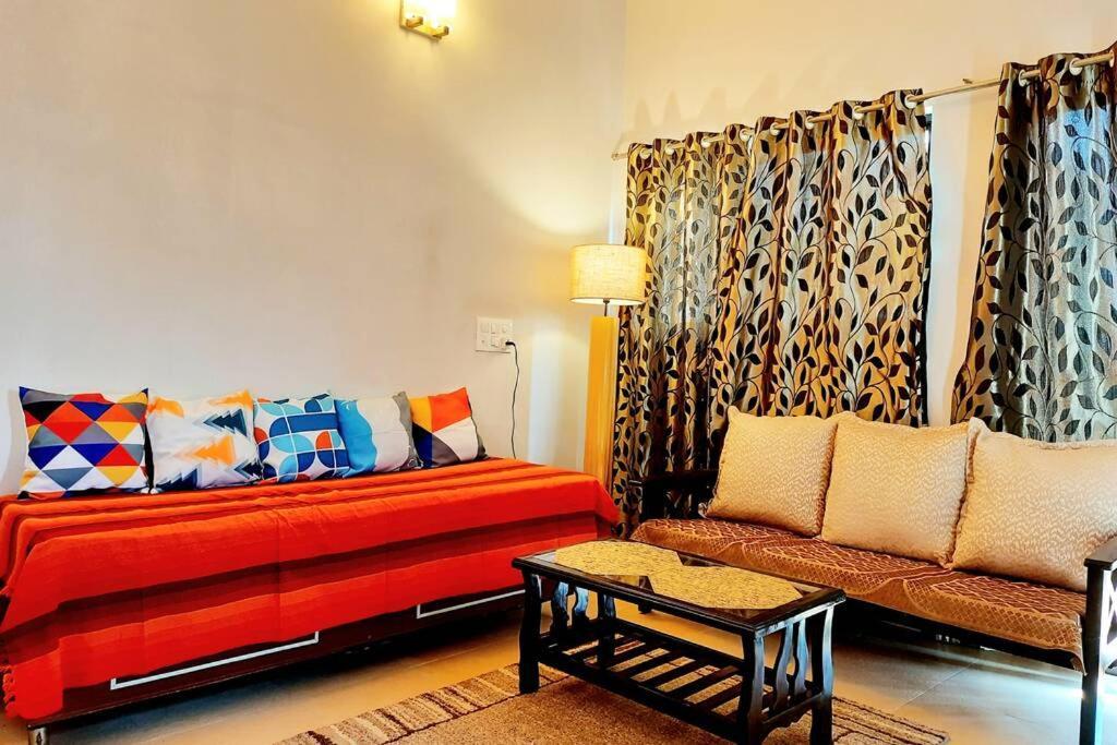 Joy Cottages - Premium Chalets, Vacation Home Rentals Карджат Экстерьер фото